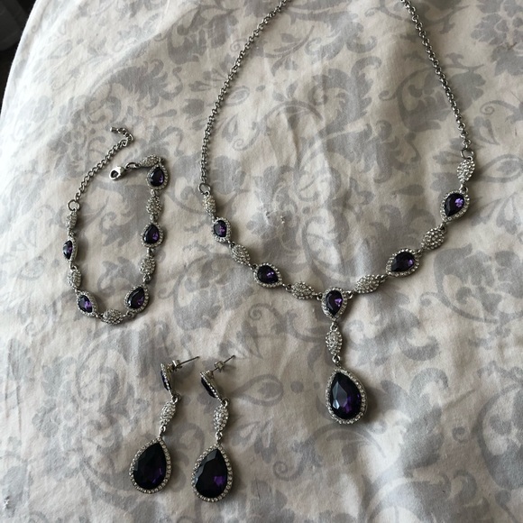 Amethyst color jewelry set - Picture 3 of 3